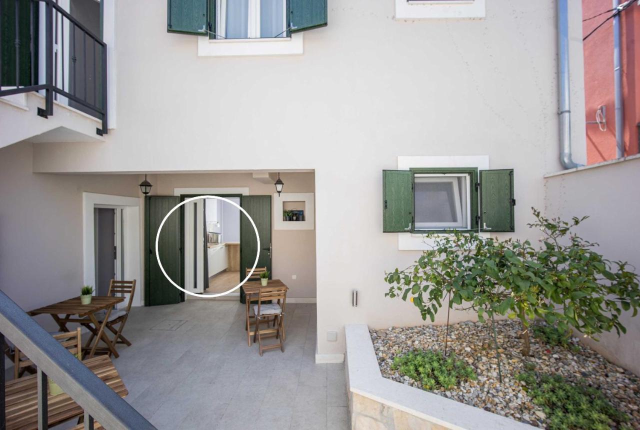 Zlatin Dvor - Apartments For 3, Terrace, Trogir Center, Beach At 5-Min, Bike Friendly Exterior foto