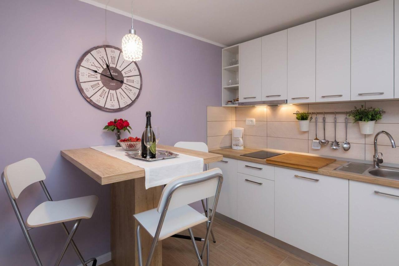 Zlatin Dvor - Apartments For 3, Terrace, Trogir Center, Beach At 5-Min, Bike Friendly Exterior foto
