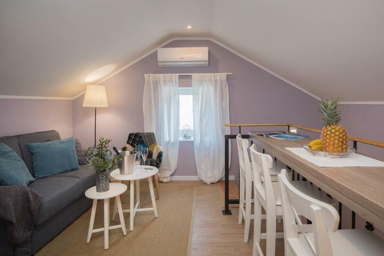 Zlatin Dvor - Apartments For 3, Terrace, Trogir Center, Beach At 5-Min, Bike Friendly Exterior foto