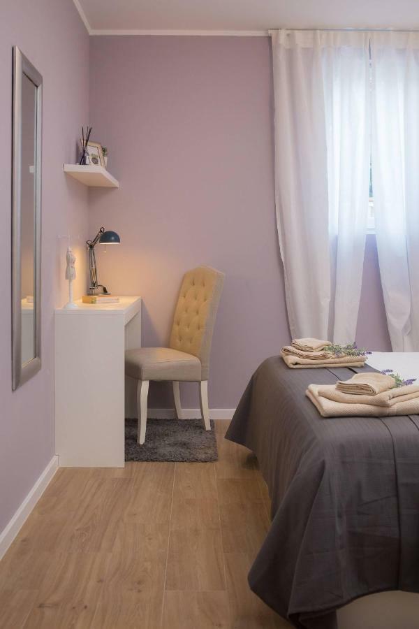 Zlatin Dvor - Apartments For 3, Terrace, Trogir Center, Beach At 5-Min, Bike Friendly Exterior foto