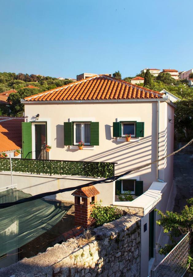 Zlatin Dvor - Apartments For 3, Terrace, Trogir Center, Beach At 5-Min, Bike Friendly Exterior foto